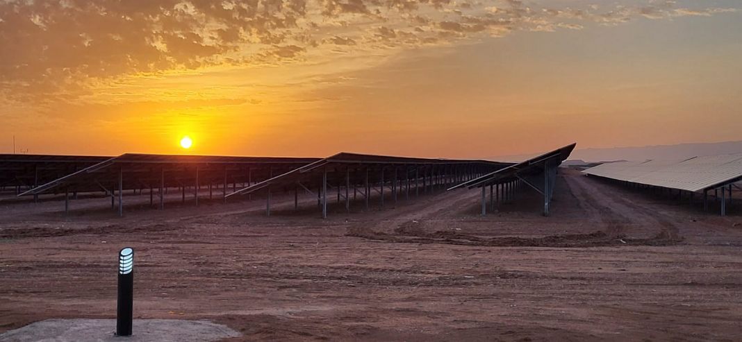 Egypt: Solar and wind farms use Unipower products